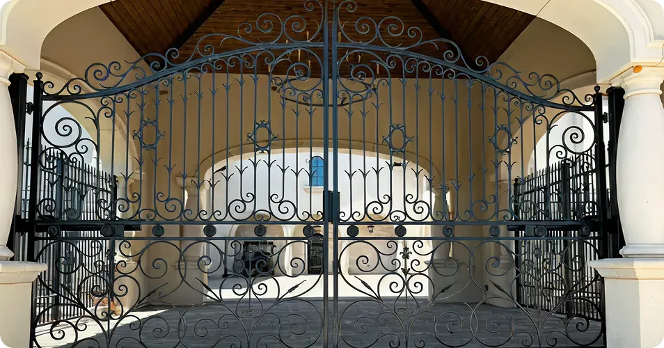How to Choose the Perfect Custom Iron Gate for Your Property